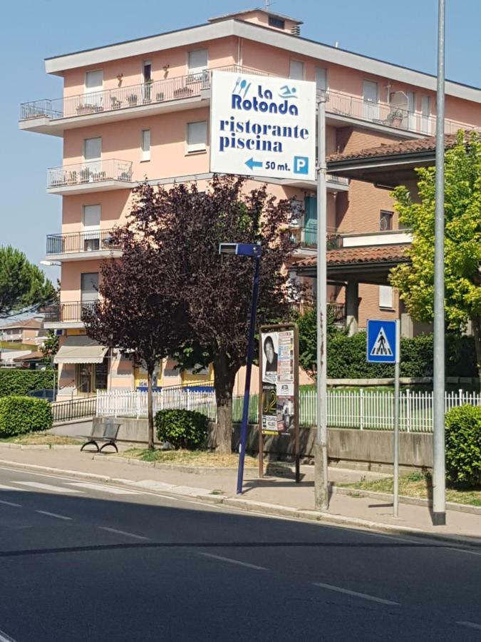 Appartamento Panoramico Nizza Monferrato Buitenkant foto